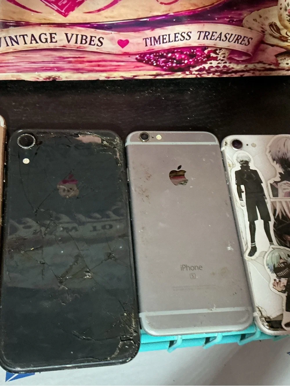 4 broken iPhones 4 broken iPhones see pictures pictures